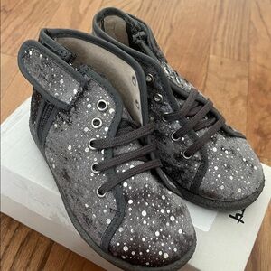 Children’s chic grey boots size EU 25